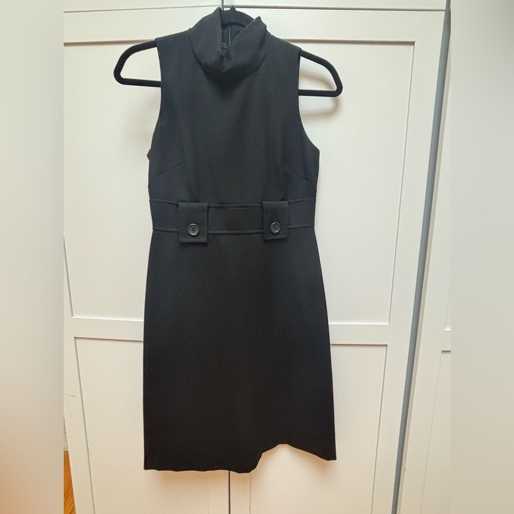 Banana Republic Classic Black Sleeveless Dress Button Detail LBD size 2 Retro